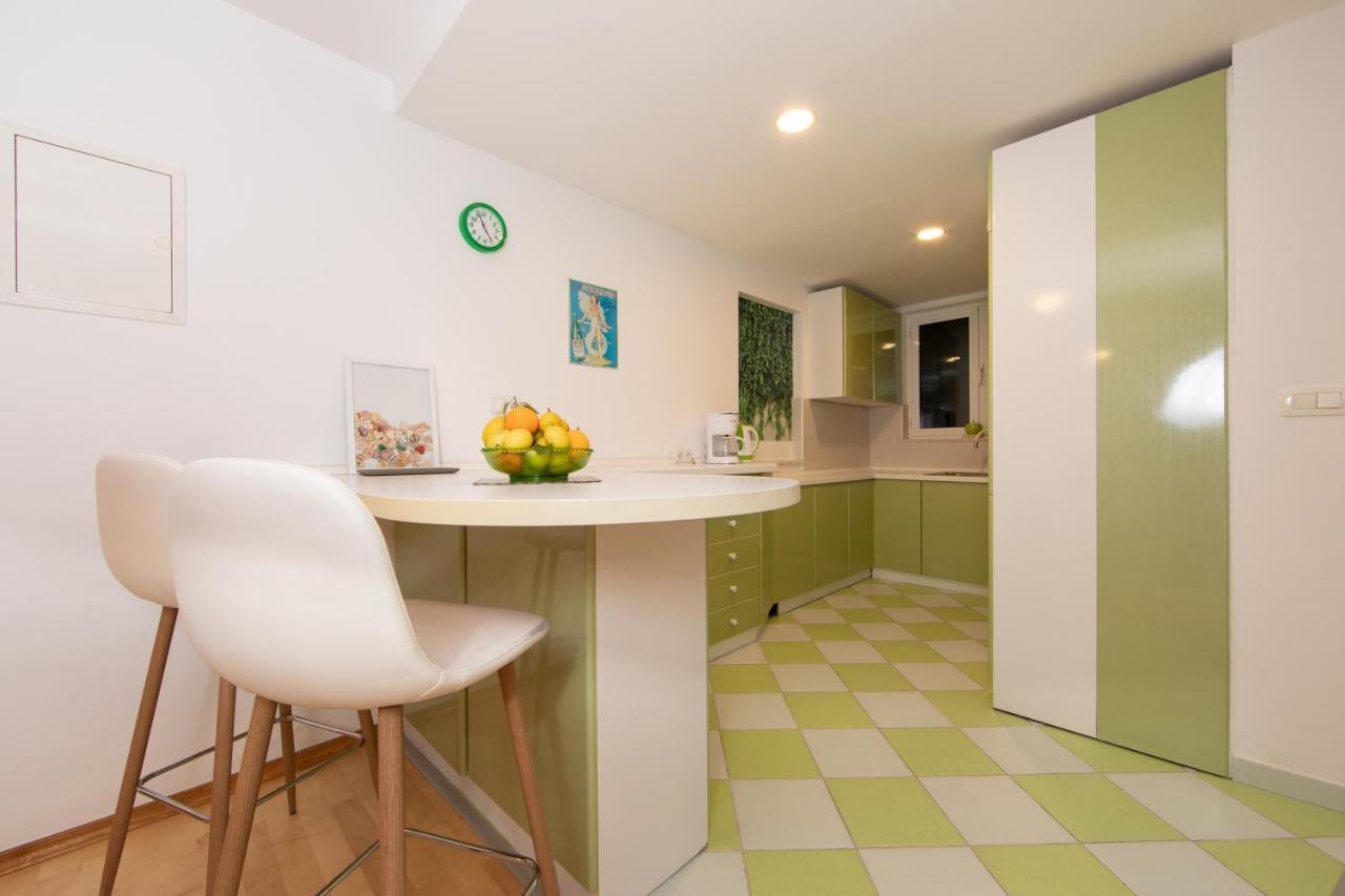 Lux Apartment Tucepi Luaran gambar
