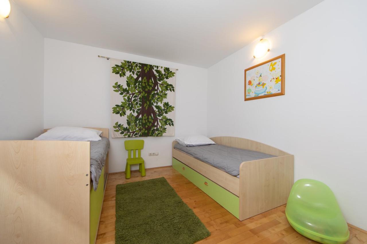 Lux Apartment Tucepi Luaran gambar