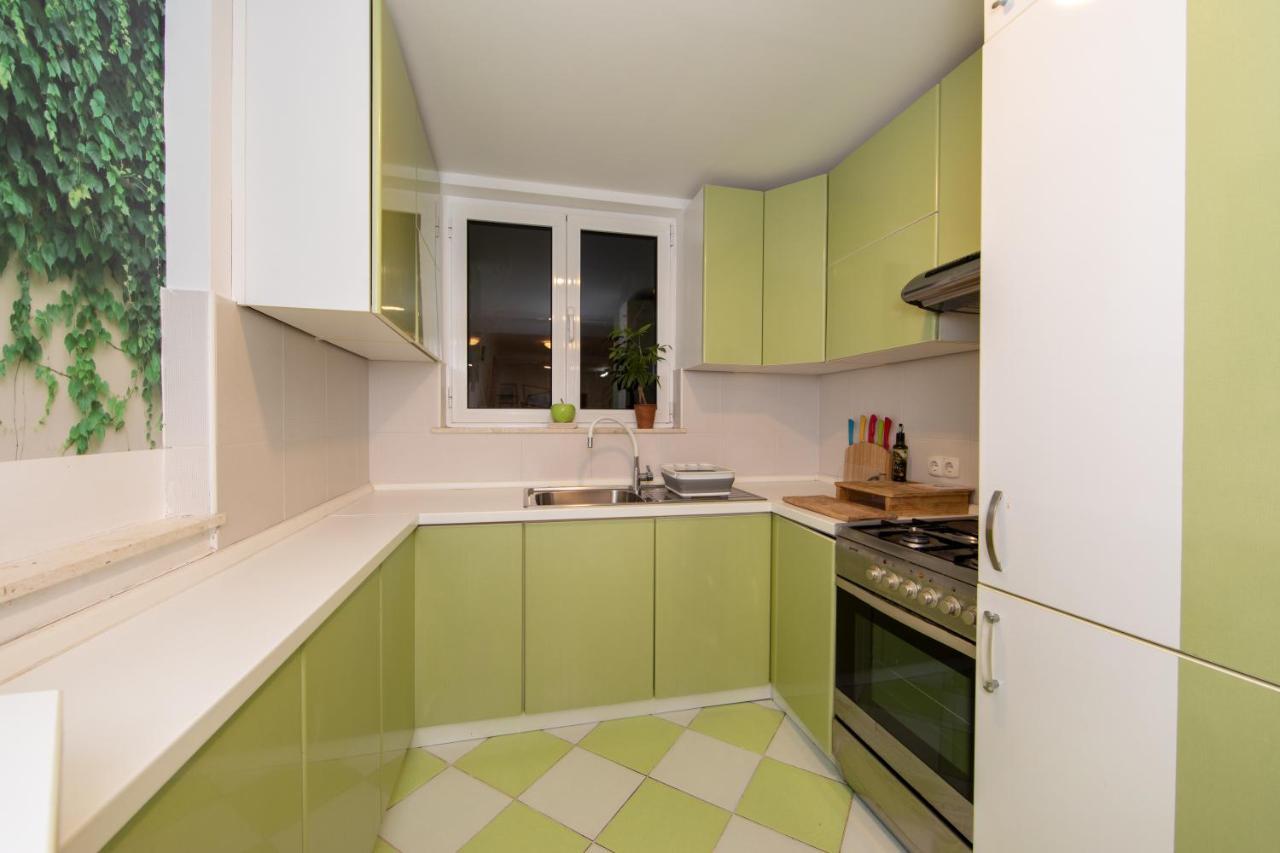 Lux Apartment Tucepi Luaran gambar