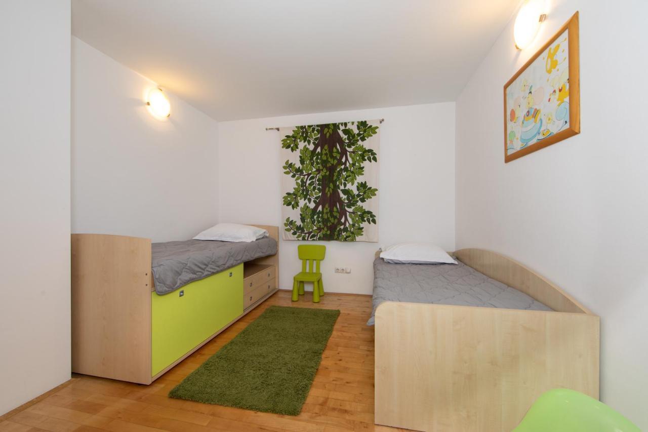 Lux Apartment Tucepi Luaran gambar